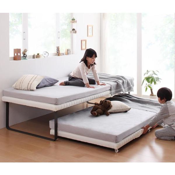 省スペース スライド収納 上下段 親子ベッド。家族スペースを最大限に活かす。ベッドも荷物もそのまま収納できる。組立簡単シンプル設計。頑丈構造耐荷重150kg。様々な間取りに対応レイアウト自由自在。ベッドメイキングしたまま収納できます。ベッド...