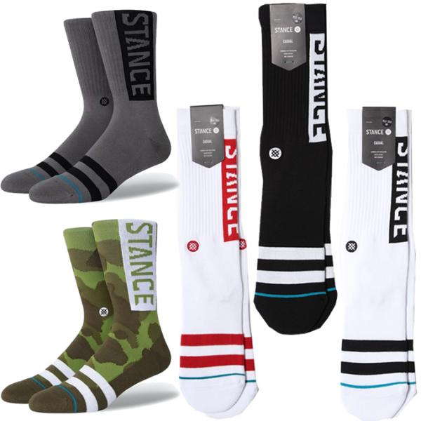 シンプルなものには、さりげない気品があります。ダメージを受けやすい踵とつま先部分には、強化加工が施され、深いヒールポケットと伸縮性のあるアーチサポートが、足のラインを優しく包み込み極上のフィット感を生み出しています。細部にまでこだわったスタ...