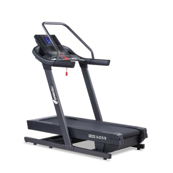 ■カラー：ブラック■サイズ：幅95×長172×高177cm■本体重量/耐荷重：132kg/150kg■素材：スチールパイプ、ABS樹脂、ウレタン等■連続使用時間：120分■パネル表示内容：速度、時間、角度、距離、心拍数、カロリー、プログラム...