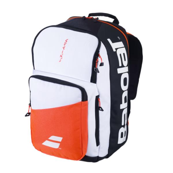 コートの内外でフル活用できるようデザインされたBP Pure Strikeは XXLサイズの大容量と3コンパートメント設計で、アクセサリーなどの小物をすっきりと収納し、3本のラケットの他にノートパソコンや水筒、ボール、シューズなども一式も収...