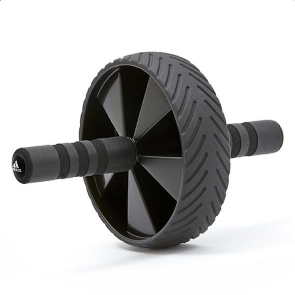 2本のソフトグリップハンドルでバランスを保ち動作を支えるコアマッスルを鍛えることができます。グリップ取り付けの際は、バーに少し水をつけると入りやすくなります。■カラー：ブラック■サイズ：ホイール直径17.5cm×28.6cm■重量：約485...