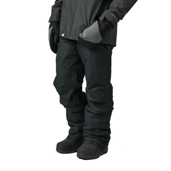 スノーシーズンのアクティビティに最適なウィンターパンツ。 防水透湿機能「オムニテック」が、雨や雪の侵入を防ぐとともに、蒸れにくく、ウェア内を快適に保ちます。保温力のある中わたに加えて、熱反射保温機能「オムニヒートリフレクティブ」のシルバー裏...