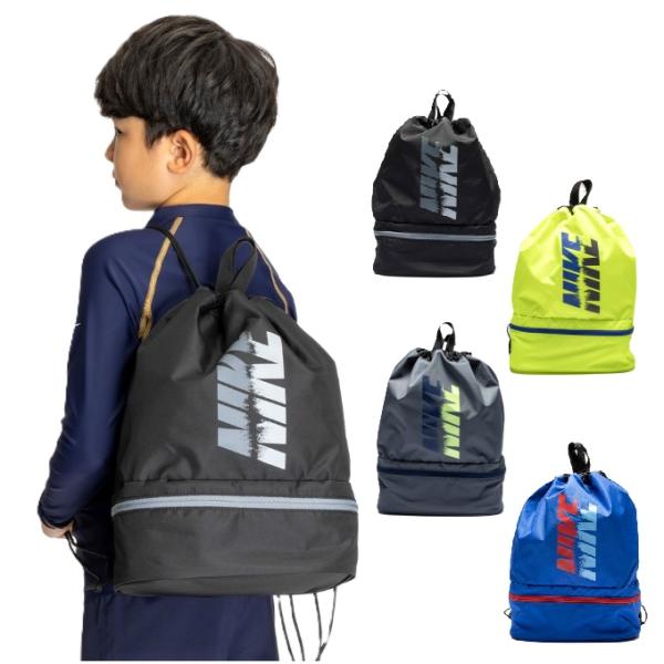 ナップザックタイプの定番プールバッグ。上下で独立しており、使用後の水着と着替えなどを分けて収納できる。内側に名前が記入できるネームタグあり。■カラー：002YE、009BK、010BL、018GY■容量：14L■サイズ：幅/25cm、高さ/...