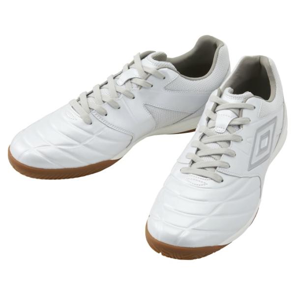 『ACCERATOR』シリーズのインドア専用フットサルシューズ 。日本国内企画のワイドラスト。前甲部の縫製をなくし、足馴染み感を高めるノンステッチパターンを採用。インドアコート向けソール。クッション性・反発性を考慮したインジェクションEVA...