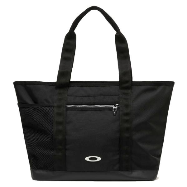 撥水加工を施した耐久性の高いポリエステル素材を採用したトートバッグ。メイン収納にはラップトップポケットとファスナーポケットを搭載。フロントのメッシュポケットにはペットボトルが収納出来、ファスナーポケットにはアイウェアが収納出来るデザイン。■...