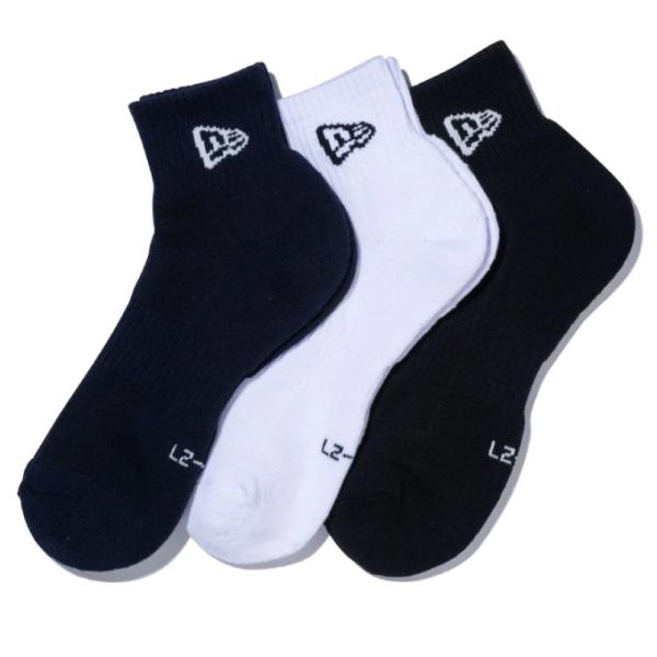 ニューエラフラッグをジャカードで表現した3ペアソックス。くるぶしより上のアンクル丈です。■カラー：BK/WH/NV ( ブラック/ホワイト/ネイビー )■サイズ：25-27cm■素材：ポリエステル、コットン、ポリウレタン検索ワード：靴下 く...