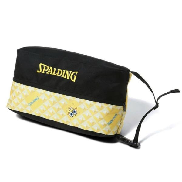 スポンジ・ボブの顔とSPALDINGロゴがライン状に配されたパターンのシリーズ。■サイズ：38×19×14cm※製品によって仕上りサイズに多少の誤差がありますのでご了承下さい。■素材：ポリエステル検索ワード：バック かばん 鞄 シューズ入れ...
