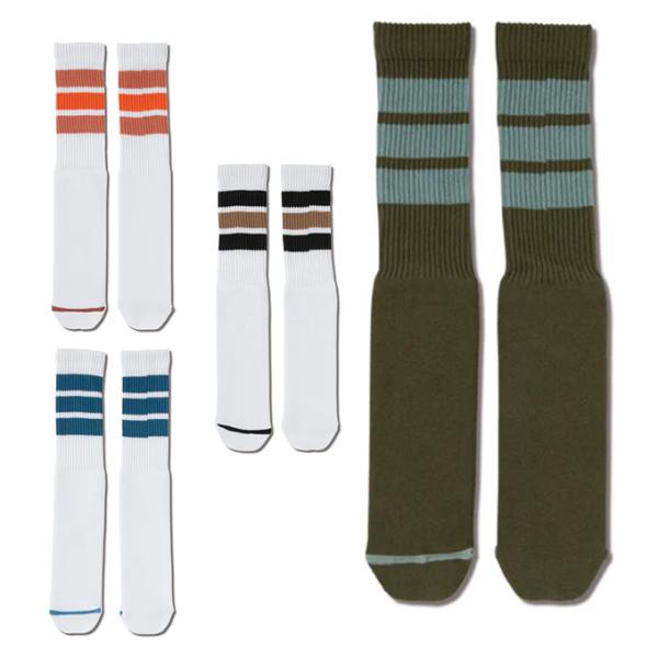 子供からモンスターまで誰でも履けるという触れ込みのソックス。オールドスクールなカラーリングと、足のサイズによって長さが変わるという一風変わった形が特徴。つま先にラインを配置し、表裏がわかりやすいデザインになっている。■カラー：WHITE/B...