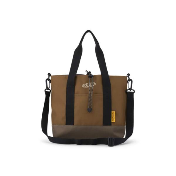 『REPURPOSED FOR PURPOSE』 工場に残る廃材を有効活用しアップサイクルしたHARVEST COLLECTION■カラー：BI/CA( Bison/Canteen )■サイズ：W36xH24xD13cm■素材：リサイクルポ...