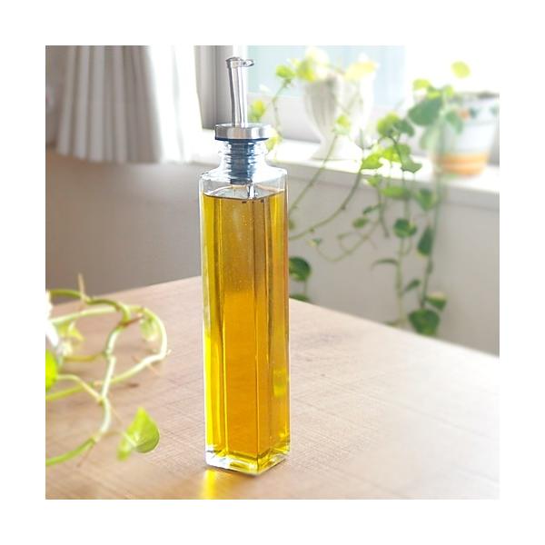★内容： スクエアボトル オイル 200ml★サイズ：40×40×高さ258mm 200ml★素材：（本体）ガラス（ノズル）ステンレス、シリコン★原産国：中国製★簡易梱包【お取り寄せ商品】お取り寄せ商品につきご注文後の在庫確認となります。ご...