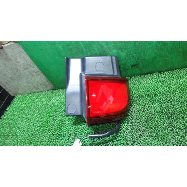 エルグランド CBA-ME51 右テールランプ ICHIKO 26550-WL625 中古