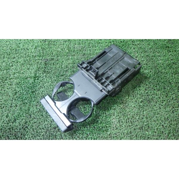 タント タントエグゼ DBA-L455S ドリンクホルダー 55620-B2010-B0 中古