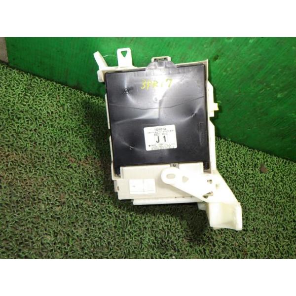 プリウス DAA-ZVW30 ヒューズボックス 89221-47110 中古 : 株式会社