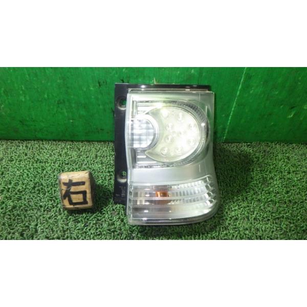 タント　右テールランプ タント DBA-L375S 右テールランプ TOKAIDENSO 20512 81550-B2440 中古
