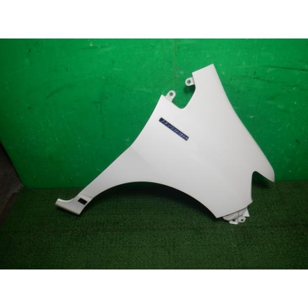 フリード DAA-GP3 右フロントフェンダー NH788P   60211-SFM-J00ZZ 中古