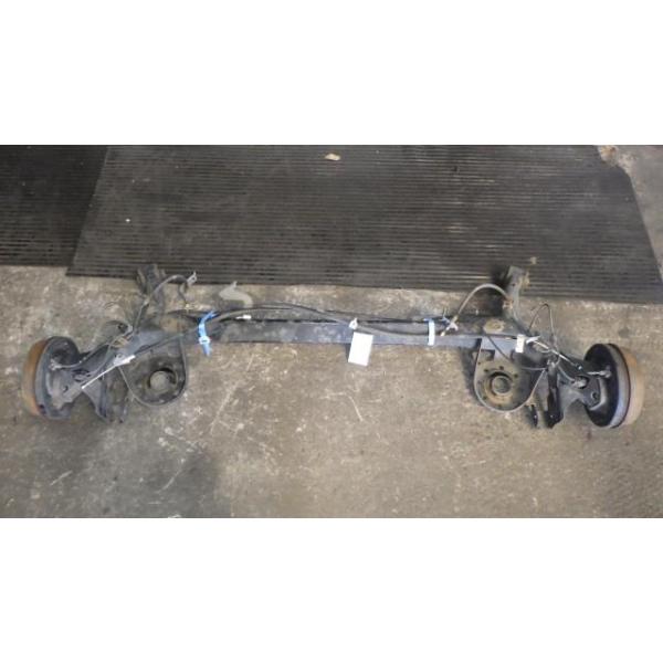 ヴィッツ DBA-NSP130 リアアクスルホーシングASSY 42101-52212 中古