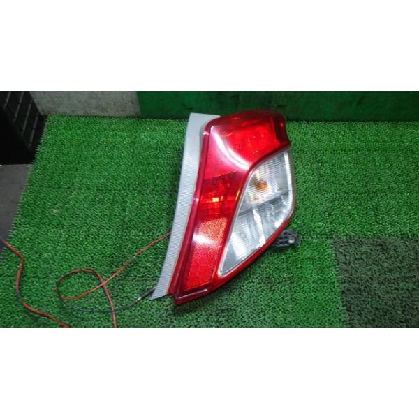 トヨタ純正 KSP130/NSP130/ヴィッツ 中期 テールライト右KOITO トヨタ純正 KSP130/NSP130/ヴィッツ 中期 テールライト右KOITO