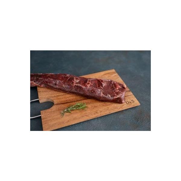 きめ細かい繊維と適度な脂肪分により柔らかな肉質をしているので、様々な料理に使用できます。大き目にカットしてステーキ、薄めにスライスするしゃぶしゃぶなど、その上質な肉質を楽しむことができます。