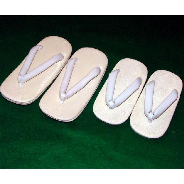 子供用の雪駄草履です。◆ゆうパケット便での発送（送料無料）となります。送料が明示されますがご注文後弊店のほうで訂正いたします。●あすつく・代引き不可（お届けまで2日以上かかります。）一般的な草履雪駄です。●各サイズございますので、ご希望のサ...