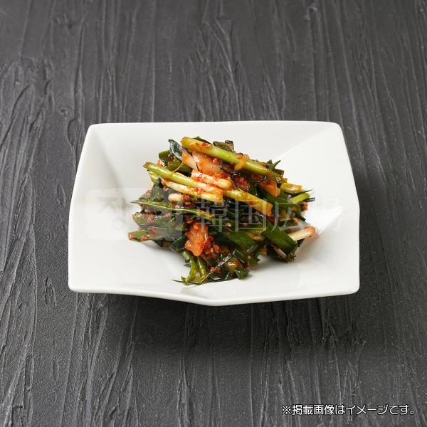 [名称] 小ねぎピリ辛和え[原材料名] 小ねぎ、玉ねぎ、チョレギドレッシング、唐辛子粉、りんご酢、砂糖、食塩、牛肉エキス／調味料（核酸、アミノ酸等）、（一部にごまを含む）[内容量] 200g[保存方法] 要冷蔵[賞味期限] 製造日から約1週...