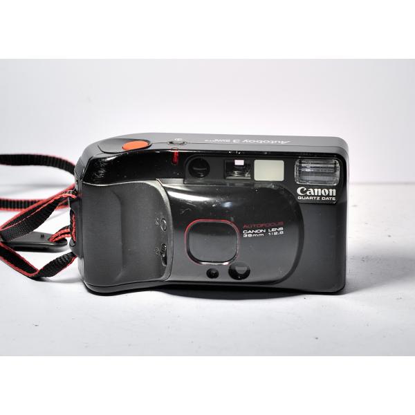 1986年にキヤノン社より発売された小型35mmフィルムカメラです。全自動カメラとして名を馳せた「オートボーイ2」の後継機として、それまで角ばった印象のあった外観デザインを一新し、グリップ感や操作性の向上を図ったモデルです。同時期に発売され...