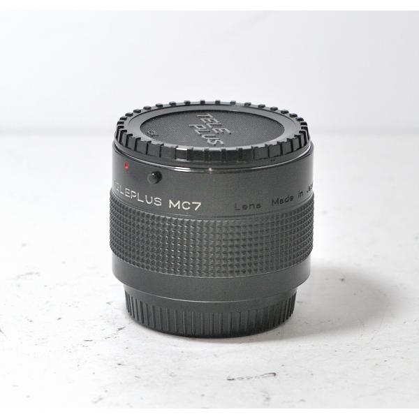 ケンコートキナー社から発売されたテレコンバージョンレンズです。コンタックス（ヤシコン）マウント対応になります。ヤシコン系カールツァイスレンズをネイティブに扱えるテレコンであり、また低価格で望遠の画角が得られるとして、評判も良いテレコンです。...