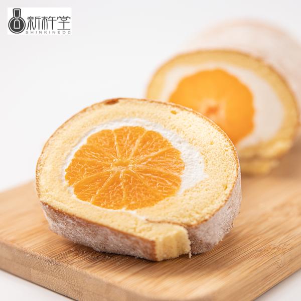 【送料無料】岐阜 新杵堂 まるごとみかん5粒入りフルーツロールみかんがまるごと5個入ったロールケーキ。極上粒のみを厳選し使用しています。みかん、ふわふわ生地、植物性クリームの三味一体をお楽しみください。【内容量・サイズ】まるごとみかん5粒入...