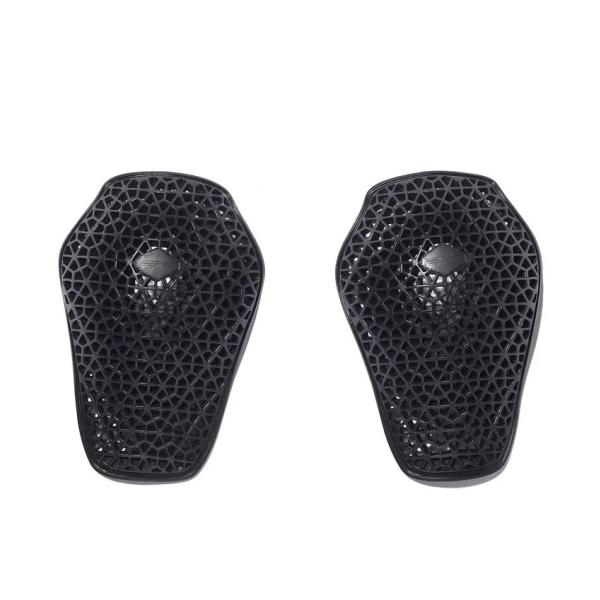 ■デザイン軽量でフィット感のある、CE LEVEL 1認証の高い安全性を誇る肩用プロテクター。立体的な構造により、身体にぴったりとフィットし、動きを妨げることなく、ライディング中も快適に使用できます。■商品特徴・CELEVEL.1■素材ポリ...