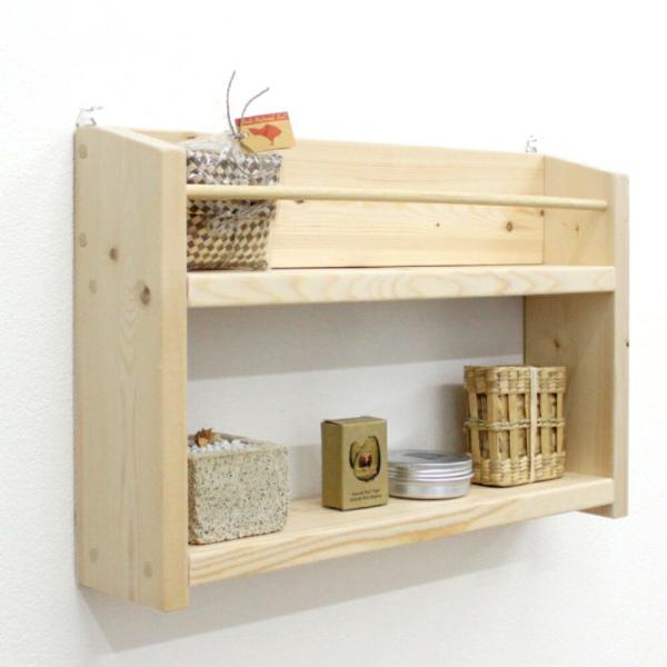 飾ったり収納したり、簡単に設置できる壁掛けタイプのラック棚。殺風景な壁がかわいい収納スペースに早変わりします。リビングでは雑貨や小物を、子ども部屋ではおもちゃを、玄関では鍵や定期入れを、キッチンでは調味料など、使い方は自由自在。吊り金具付き...
