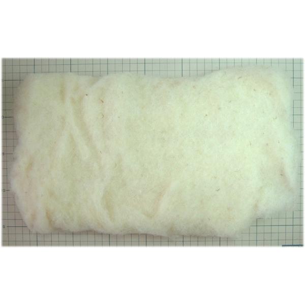 ◎ひつじクラブで、販売しているフェルト羊毛です。◎２００ｇ単位の量り売りです。◎フェルト人形の下地作り・ぬいぐるみの中詰めに適しています。◎糸紡ぎには、使えません。　（天然素材ですので、多少の草や有色の繊維が混ざっています。　モニターに映っ...