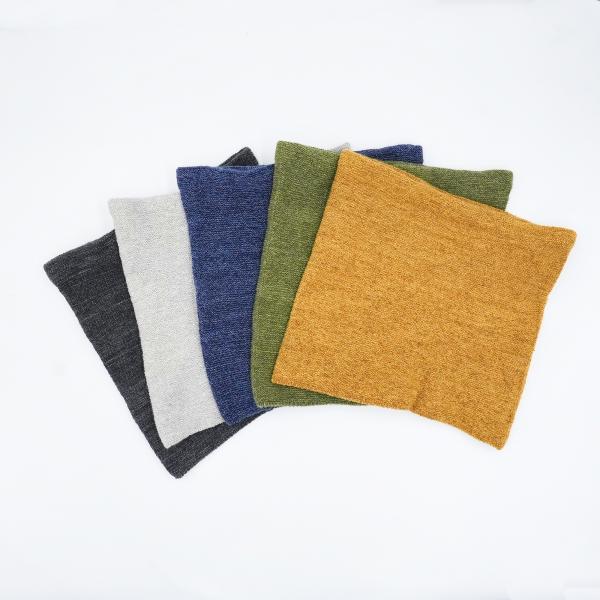 コットンが肌にあたるように編み上げたので優しい肌触りで敏感肌のかたにも子持ちの良いコットンウォーマーです。ネックウォーマーはもちろんのこと、バンダナやお風呂あがりタオルかわりに髪を包んだり、バイクやハイキングなだでは口元まで上げ、寒さ対策な...