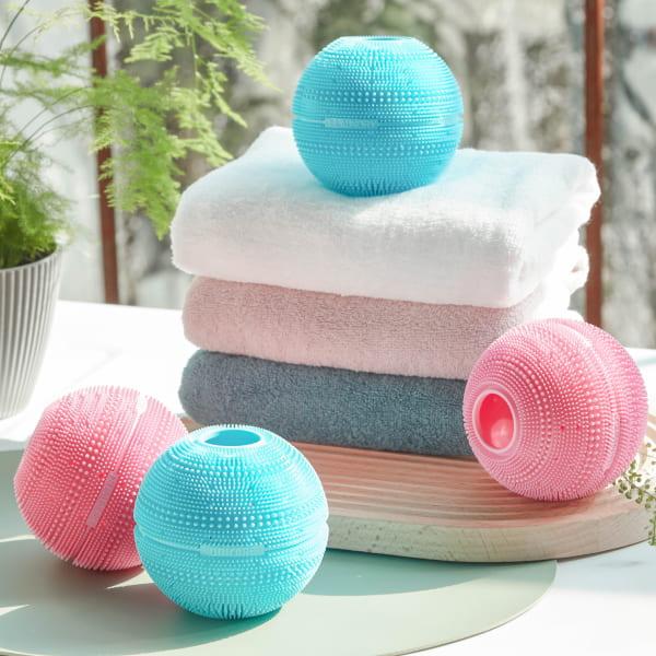 【UNICARE ユニケア ドクターランドリー 洗濯ボール×2個セット】洗濯機に入れるだけで、洗濯物がもっときれいになる洗濯ボールです。60個のエアホールから水を噴き出しながら汚れをしっかり除去します。ほこり、髪の毛、ペットの毛もスッキリし...