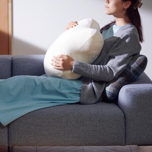 定価:29,800円　fufuly（フフリー）呼吸するクッション 呼吸するクッション fufuly フフリー クッション 抱える デスクワーク