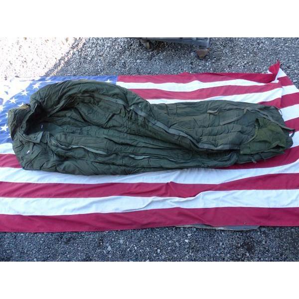 米軍実物 極寒用 スリーピングバッグ 寝袋 46 米軍 スリーピングバッグ [寝袋] 豪華3点セット！の商品詳細
