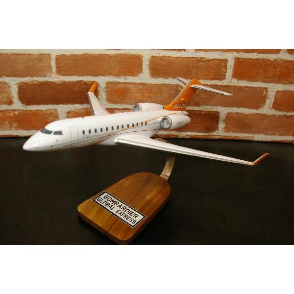 yI[_[Ch蒆z1/72  BOMBARDIER XRS@O[oGNXvX @rWlXAWFbg \bhf 1/72XP[ōēׂ܂I  ؐ͌^