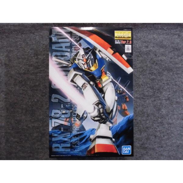 BANDAI（バンダイ） 1/100 MG RX-78-2 ガンダム Ver.2.0 : ホビー