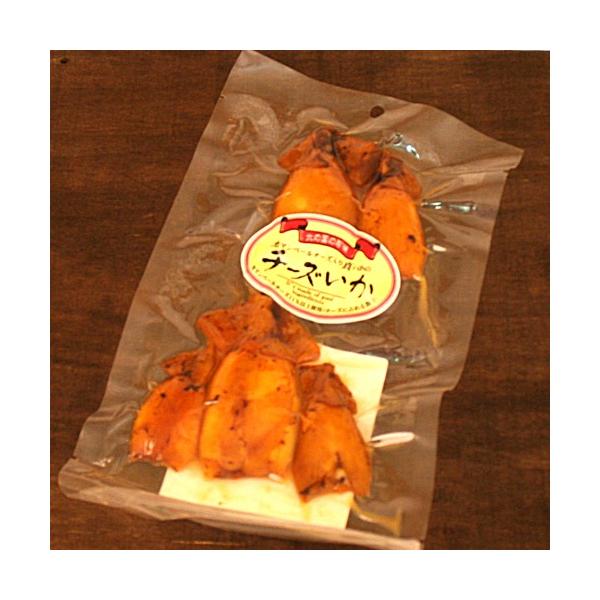 甘煮のイカに定番のチーズを詰めたおつまみ。クセになる美味しさです。■原材料名：いか（国産）、プロセスチーズ（乳成分・卵を含む）、砂糖、食塩、発酵調味料、醸造酢、調味酢、澱粉/ソルビトール、調味料（アミノ酸等）（大豆を含む）、乳化剤、酸味料、...