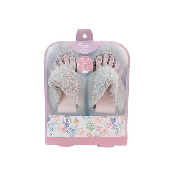 ぐいーんと足の指を開いて快感！身も心もリラックス＆リフレッシュ！ふわふわなパイル生地が足をやさしくいたわります。特に汗ばむ夏は洗えるのが嬉しい。かかと部分はすべり止めつきです。花柄のパッケージに入っていてギフトにもおすすめです！【商品名】5...