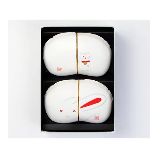 本体価格：2,350円内容量：しみみ・黄な粉チョコ8個入り×1、能登大納言甘納豆×1箱サイズ：縦19.8cm×横14.0cm×高さ7.5cm賞味期限：常温約10日保存方法：直射日光、高温多湿を避けて保存してください※お箱の内側の色が季節によ...