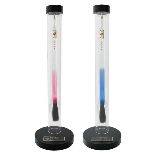 伝統工芸士が心を込めておつくりいたします。一生の思い出にいかがですか？インテリアとしても格好の素敵な記念筆です。円形の透明ケースなのでお部屋のどこに飾ってもマッチします。※お送り頂きました髪の毛の量に合った軸をはめております。●ケースサイズ...