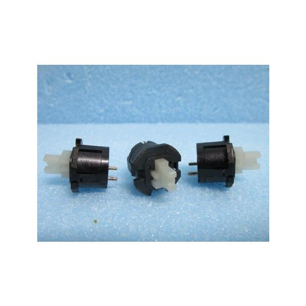 【パチスロ実機：交換用のベットボタン/清算ボタン】メーカー：色々なレトロ実機古い、パチスロ台のストップボタンやベットボタンの交換用です。３個セットでの出品です。(保管状況によって、多少のキズや汚れが有る事も御座います)角がカットあり丸型にも...