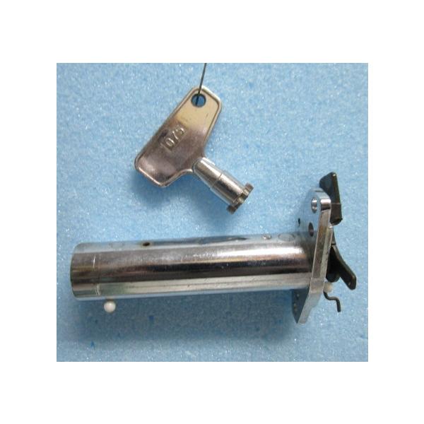 【パチスロ実機のシリンダー】メーカー：平和/オリンピア鍵番号：075「ご注意」シリンダーに、テープ跡や機種名等のメモが書いてある事も御座います。取り付けは、ビス２本で簡単に作業が出来ます。対応機種の一例【ゴルゴ13・等】カムが付いています。...