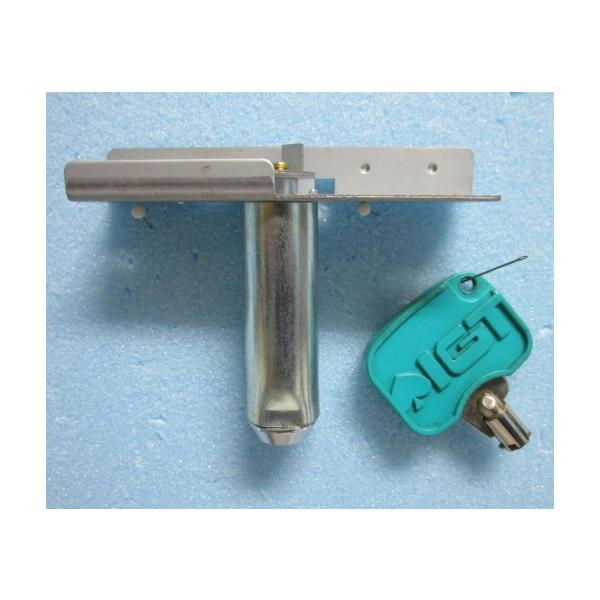 【パチスロ実機のシリンダー】メーカー：IGT鍵番号：G3134「ご注意」シリンダーに、テープ跡や機種名等のメモが書いてある事も御座います。取り付けは、ビス２本で簡単に作業が出来ます。対応機種の一例【対応機種は、不明】カムが付いています。シリ...