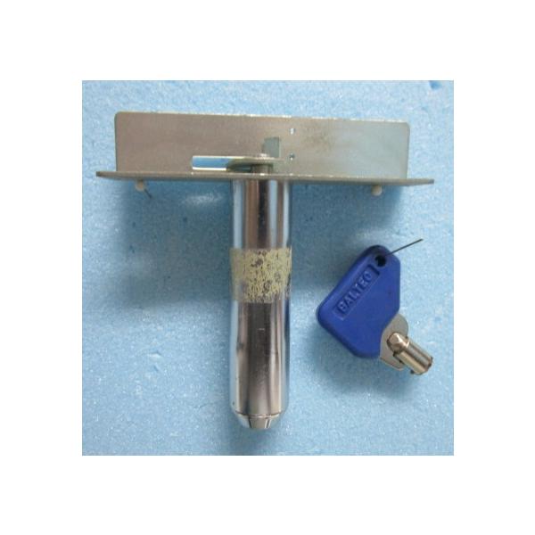 【パチスロ実機のシリンダー】メーカー：バルテック鍵番号：K6450「ご注意」シリンダーに、テープ跡や機種名等のメモが書いてある事も御座います。取り付けは、ビス２本で簡単に作業が出来ます。対応機種の一例【対応機種は、不明】カムが付いています。...