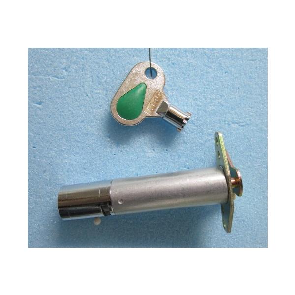 【パチスロ実機のシリンダー】メーカー：KPE鍵番号：A140/カム付き固定式です「ご注意」シリンダーに、テープ跡や機種名等のメモが書いてある事も御座います。取り付けは、ビス２本で簡単に作業が出来ます。【参考機種は、マジカルハロウィン・がんば...