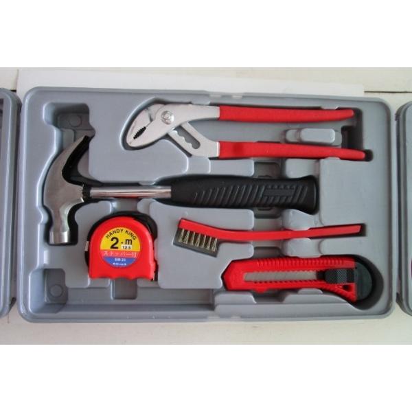 【DIY工具セット】メーカー：不明ケース入り工具セットカッター・精密ドライバー・ペンチ・メジャー・金ブラシ・プライヤー・六角レンチ・等・一部、不足している物が有るようですが、何が不足しているかは画像でご判断下さい。新品と思われますが不明です...