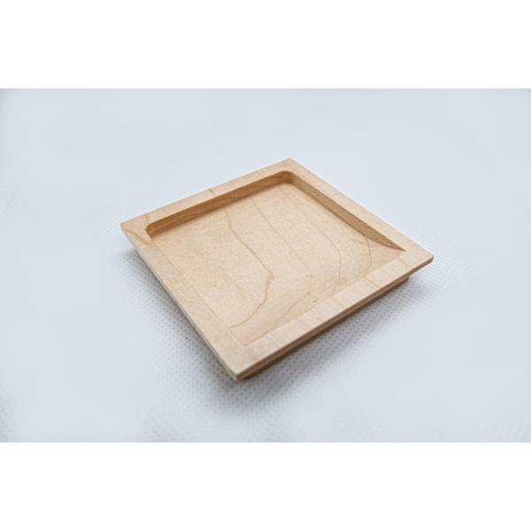 メープル（カエデ）材の厚底　角チリ堀込タイプの引手です天然木のため　色ムラ柄ムラ　ございます仕上げはクリアー塗装※　１８個程度までメール便となり、それ以上は宅急便となります