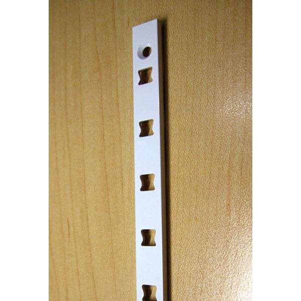 ●　ねじ穴の数を従来品の1.8倍に増やしているため(メーカー比）、短くカットした際のねじ穴不足や側板の芯材位置との兼ね合いも解消いたします。●　予期せぬ接触でも棚受が脱落しにくい新設計の棚受取付穴形状です。■　専用　　　　　　　棚受　AP-...