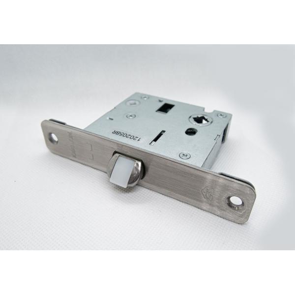 レバーハンドル用ケースロックです。フロントは６Ｒになっています。空錠、間仕切錠、表示錠のすべてにお使いできます。生産終了品もLWRの交換品としても使用できますフロントサイズ　25x130mm　ビスピッチ　P=114　バックセット　51mm長...