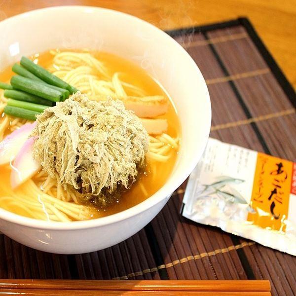 海の旨味が凝縮！あごだしラーメンセット６人前お試しセット！・深いコクと旨味が凝縮した魚介スープ「あごだし」クセになる味わい♪・長崎平戸港で有名な焼きあご入りの極上スープ！※九州生麺（半生増量タイプ100g）を選択された場合は4人前（入数変更...